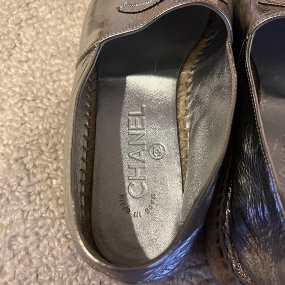 Authentic Chanel laminated CC espadrilles - Picture 6 of 8